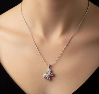 Elegant Floral Pendant Necklace